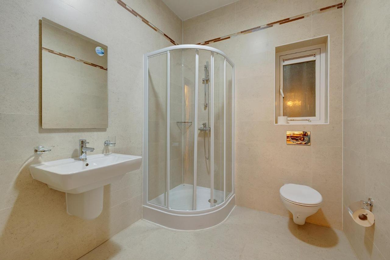 Seafront Lux Apart Inc Pool, Upmarket Area Sliema Exterior photo